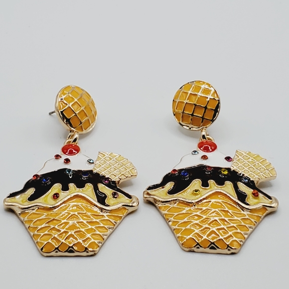 Ice cream sundae stud dangle earrings statement big 3D gold crystals sparkle new - Picture 3 of 8